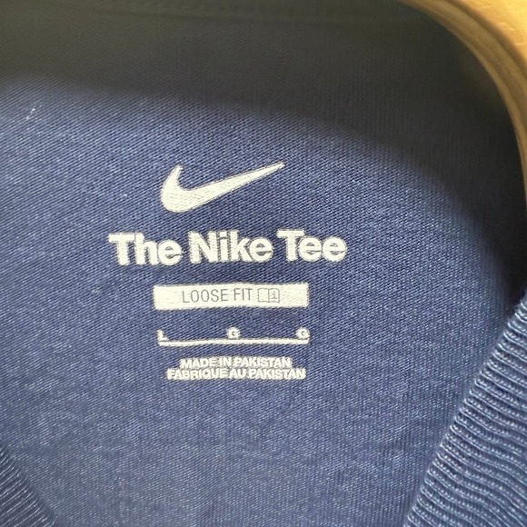 Nike Michigan Wolverines Mens Size Large Navy Blue Long Sleeve Graphic Shirt - Picture 4 of 7